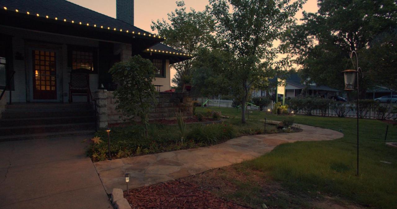 Granbury Gardens Bed And Breakfast Kültér fotó