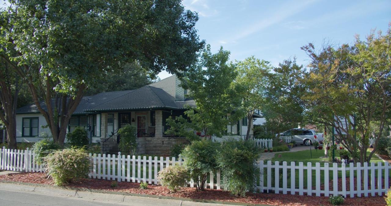 Granbury Gardens Bed And Breakfast Kültér fotó