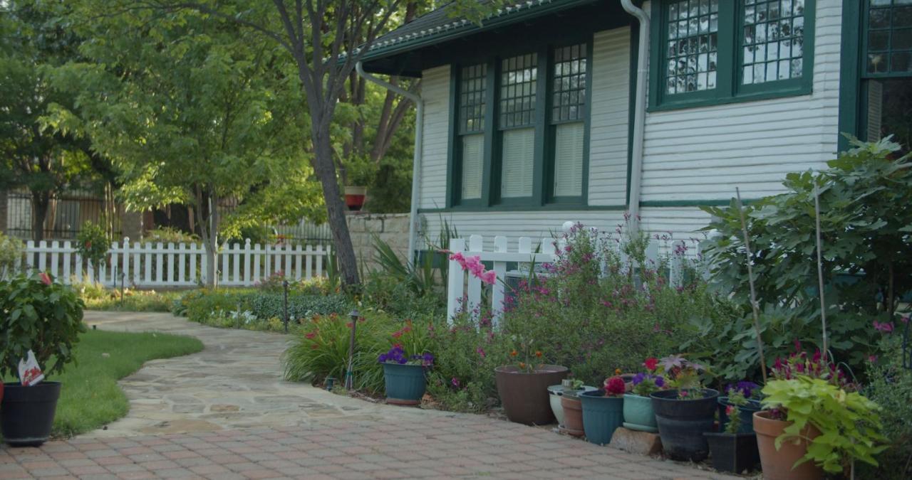 Granbury Gardens Bed And Breakfast Kültér fotó