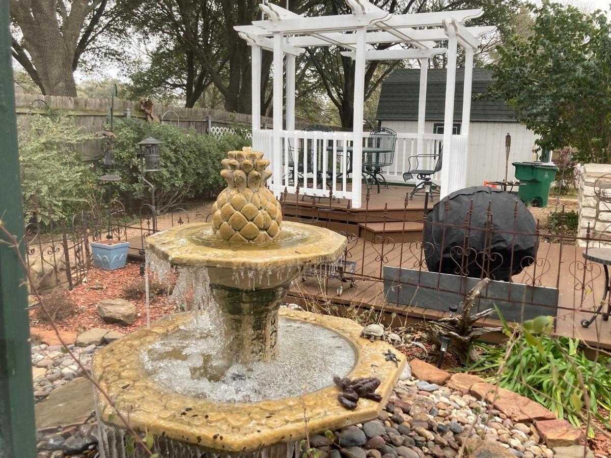 Granbury Gardens Bed And Breakfast Kültér fotó